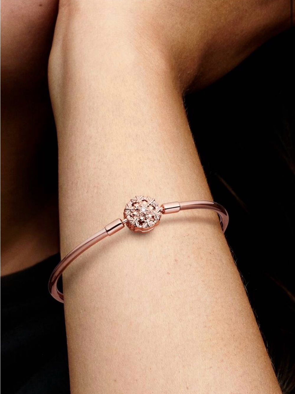 NEW Pandora Moments Sparkling Snowflake Clasp Bangle-Rose Gold Plated